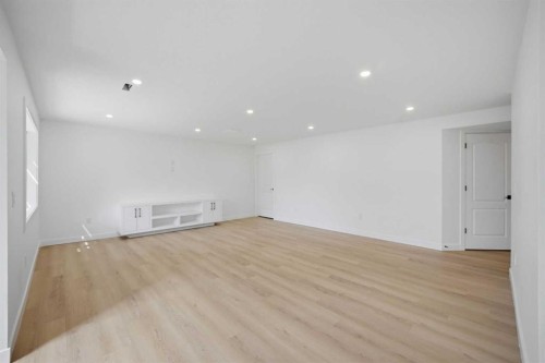 47 Citadel Ridge Close Nw, Calgary, AB - Indoor Photo Showing Other Room
