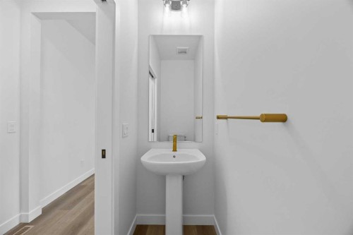 149 Creekside Street Sw, Calgary, AB - Indoor Photo Showing Bathroom