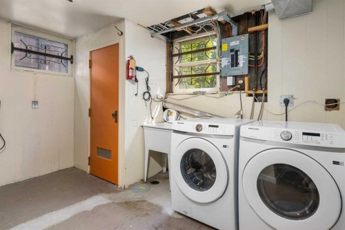 119 Coleridge Road Nw, Calgary, AB - Indoor