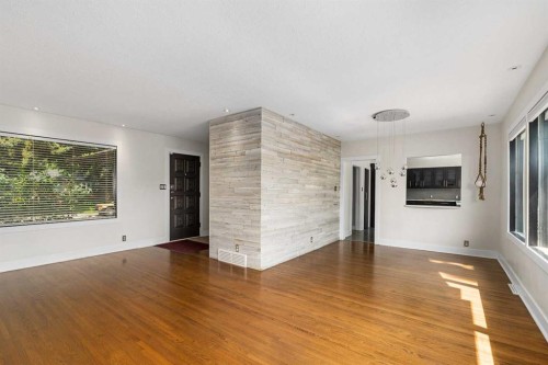119 Coleridge Road Nw, Calgary, AB - Indoor