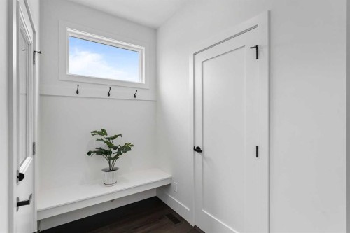 872 Sora Boulevard Se, Calgary, AB - Indoor Photo Showing Other Room