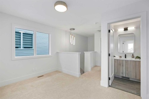 872 Sora Boulevard Se, Calgary, AB - Indoor Photo Showing Other Room