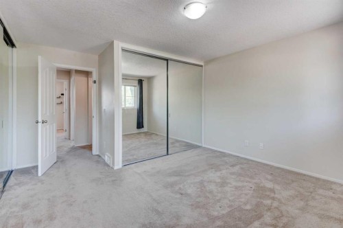 34 Eversyde Common Sw, Calgary, AB - Indoor Photo Showing Other Room