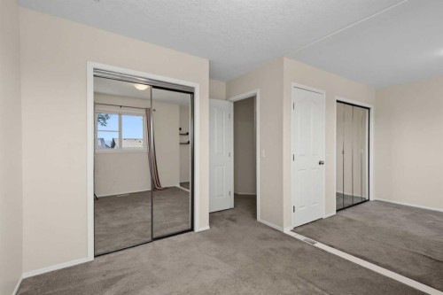 34 Eversyde Common Sw, Calgary, AB - Indoor Photo Showing Other Room