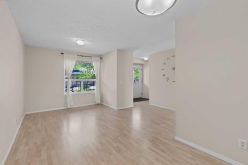 34 Eversyde Common Sw, Calgary, AB - Indoor Photo Showing Other Room