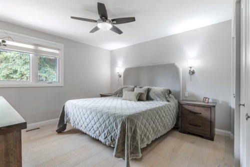 260 Parkview Place Se, Calgary, AB - Indoor Photo Showing Bedroom