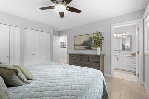 260 Parkview Place Se, Calgary, AB - Indoor Photo Showing Bedroom