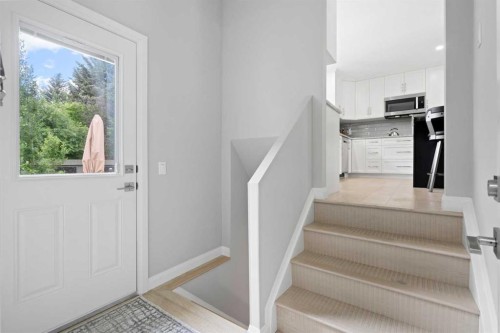 260 Parkview Place Se, Calgary, AB - Indoor Photo Showing Other Room
