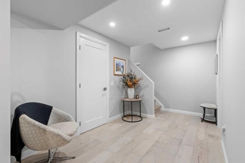 260 Parkview Place Se, Calgary, AB - Indoor Photo Showing Other Room