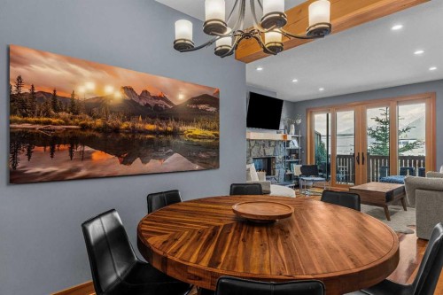 8-511 6Th Avenue, Canmore, AB - Indoor Photo Showing Dining Room