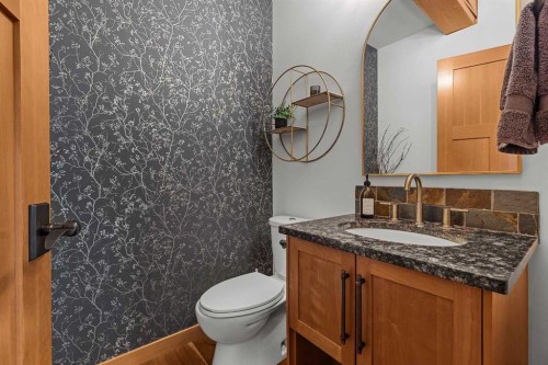 8-511 6Th Avenue, Canmore, AB - Indoor Photo Showing Bathroom