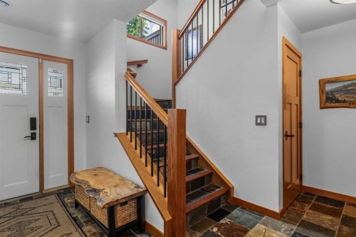8-511 6Th Avenue, Canmore, AB - Indoor Photo Showing Other Room