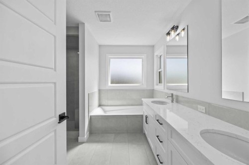 35 Creekside Rise Sw, Calgary, AB - Indoor Photo Showing Bathroom