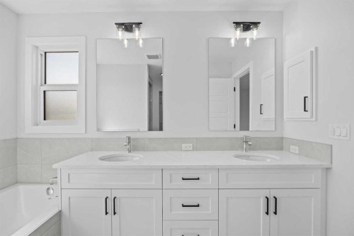 35 Creekside Rise Sw, Calgary, AB - Indoor Photo Showing Bathroom