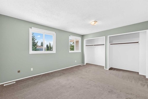 383 Georgian Villas Ne, Calgary, AB - Indoor Photo Showing Other Room