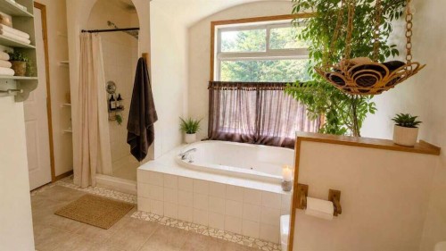 145-37411 Waskasoo Avenue, Rural Red Deer County, AB - Indoor Photo Showing Bathroom