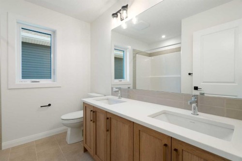 331 Rivercrest Road, Cochrane, AB - Indoor Photo Showing Bathroom