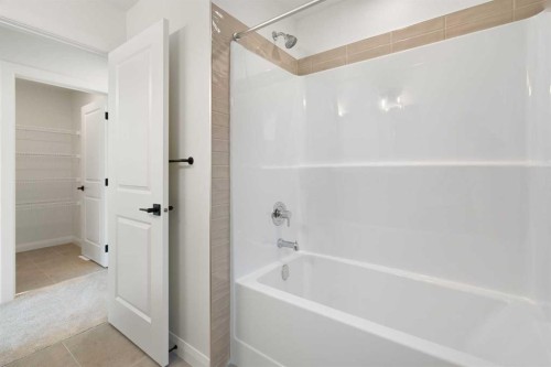 331 Rivercrest Road, Cochrane, AB - Indoor Photo Showing Bathroom
