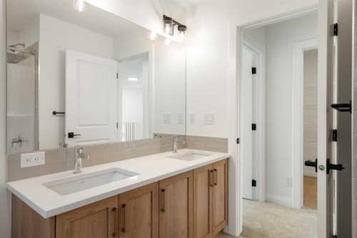 331 Rivercrest Road, Cochrane, AB - Indoor Photo Showing Bathroom