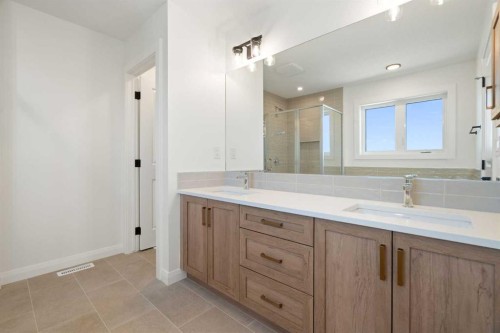 331 Rivercrest Road, Cochrane, AB - Indoor Photo Showing Bathroom