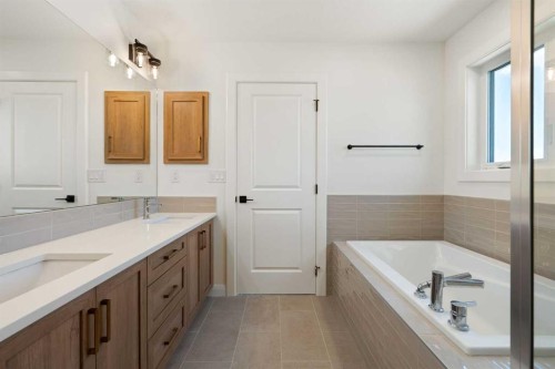 331 Rivercrest Road, Cochrane, AB - Indoor Photo Showing Bathroom