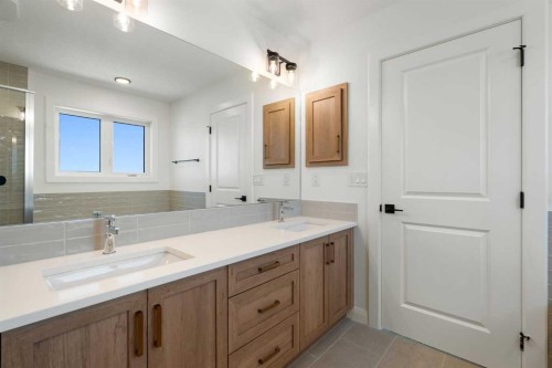 331 Rivercrest Road, Cochrane, AB - Indoor Photo Showing Bathroom
