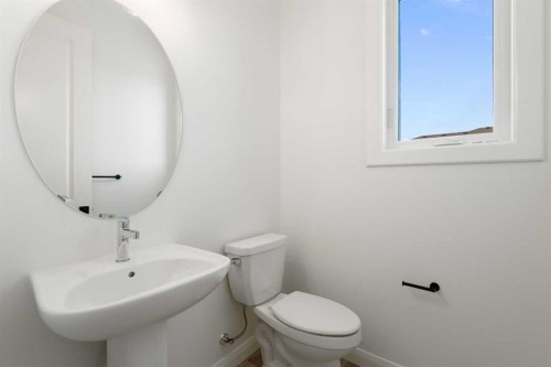 331 Rivercrest Road, Cochrane, AB - Indoor Photo Showing Bathroom