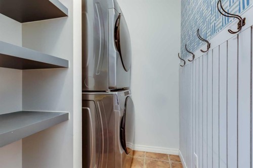 738 Carriage Lane Drive, Carstairs, AB - Indoor Photo Showing Laundry Room