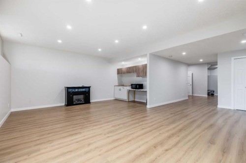 738 Carriage Lane Drive, Carstairs, AB - Indoor Photo Showing Other Room