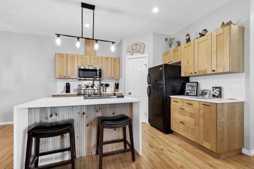 738 Carriage Lane Drive, Carstairs, AB - Indoor Photo Showing Kitchen