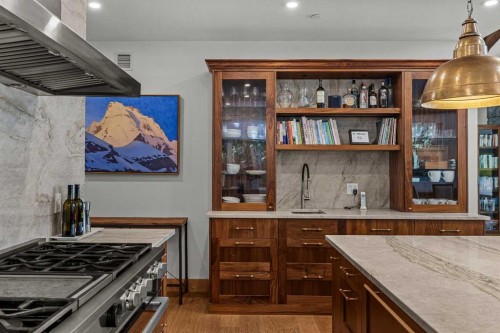 533 3Rd Street, Canmore, AB - Indoor Photo Showing Kitchen