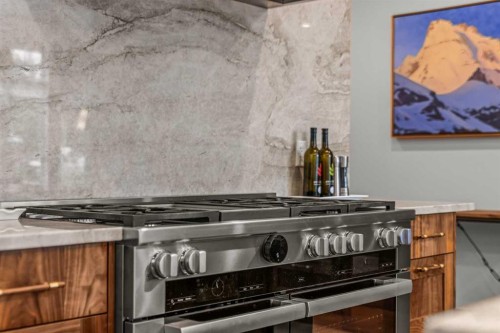 533 3Rd Street, Canmore, AB - Indoor Photo Showing Kitchen