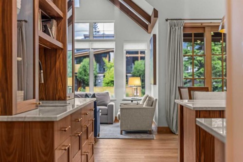 533 3Rd Street, Canmore, AB - Indoor