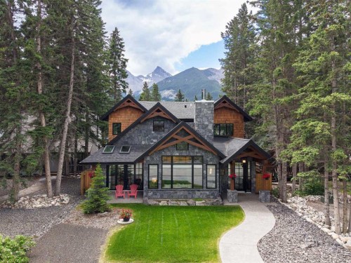 533 3Rd Street, Canmore, AB - Outdoor With Facade