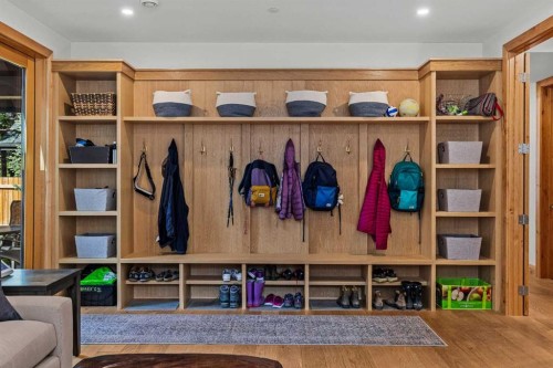 533 3Rd Street, Canmore, AB - Indoor