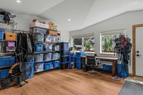 533 3Rd Street, Canmore, AB - Indoor Photo Showing Office