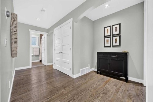 10807 Mapleshire Crescent Se, Calgary, AB - Indoor Photo Showing Other Room
