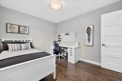 10807 Mapleshire Crescent Se, Calgary, AB - Indoor Photo Showing Bedroom
