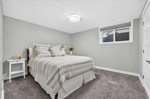 10807 Mapleshire Crescent Se, Calgary, AB - Indoor Photo Showing Bedroom