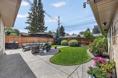 10807 Mapleshire Crescent Se, Calgary, AB - Outdoor With Backyard