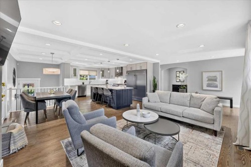 10807 Mapleshire Crescent Se, Calgary, AB - Indoor Photo Showing Living Room
