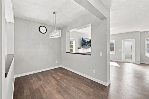 11 Savanna Villas Ne, Calgary, AB - Indoor Photo Showing Other Room