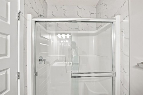 11 Savanna Villas Ne, Calgary, AB - Indoor Photo Showing Bathroom
