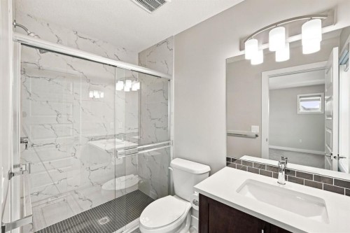11 Savanna Villas Ne, Calgary, AB - Indoor Photo Showing Bathroom