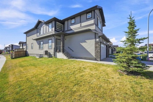 11 Savanna Villas Ne, Calgary, AB - Outdoor