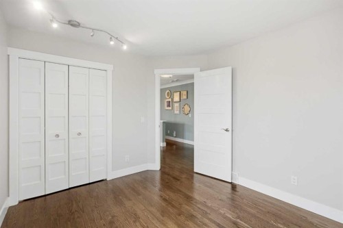606 Schubert Place Nw, Calgary, AB - Indoor Photo Showing Other Room
