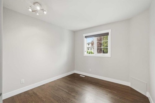 606 Schubert Place Nw, Calgary, AB - Indoor Photo Showing Other Room