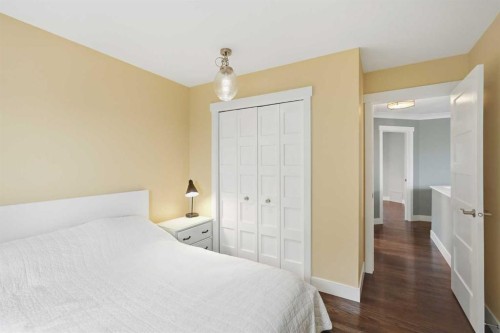 606 Schubert Place Nw, Calgary, AB - Indoor Photo Showing Bedroom
