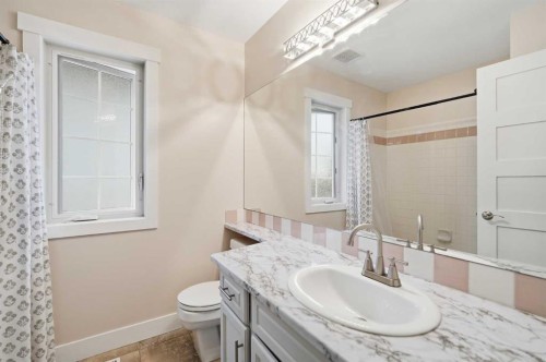 606 Schubert Place Nw, Calgary, AB - Indoor Photo Showing Bathroom