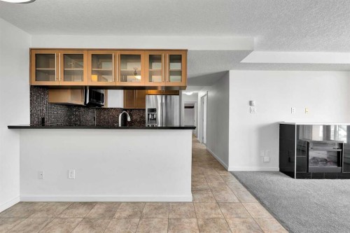 411-429 14 Street Nw, Calgary, AB - Indoor Photo Showing Kitchen